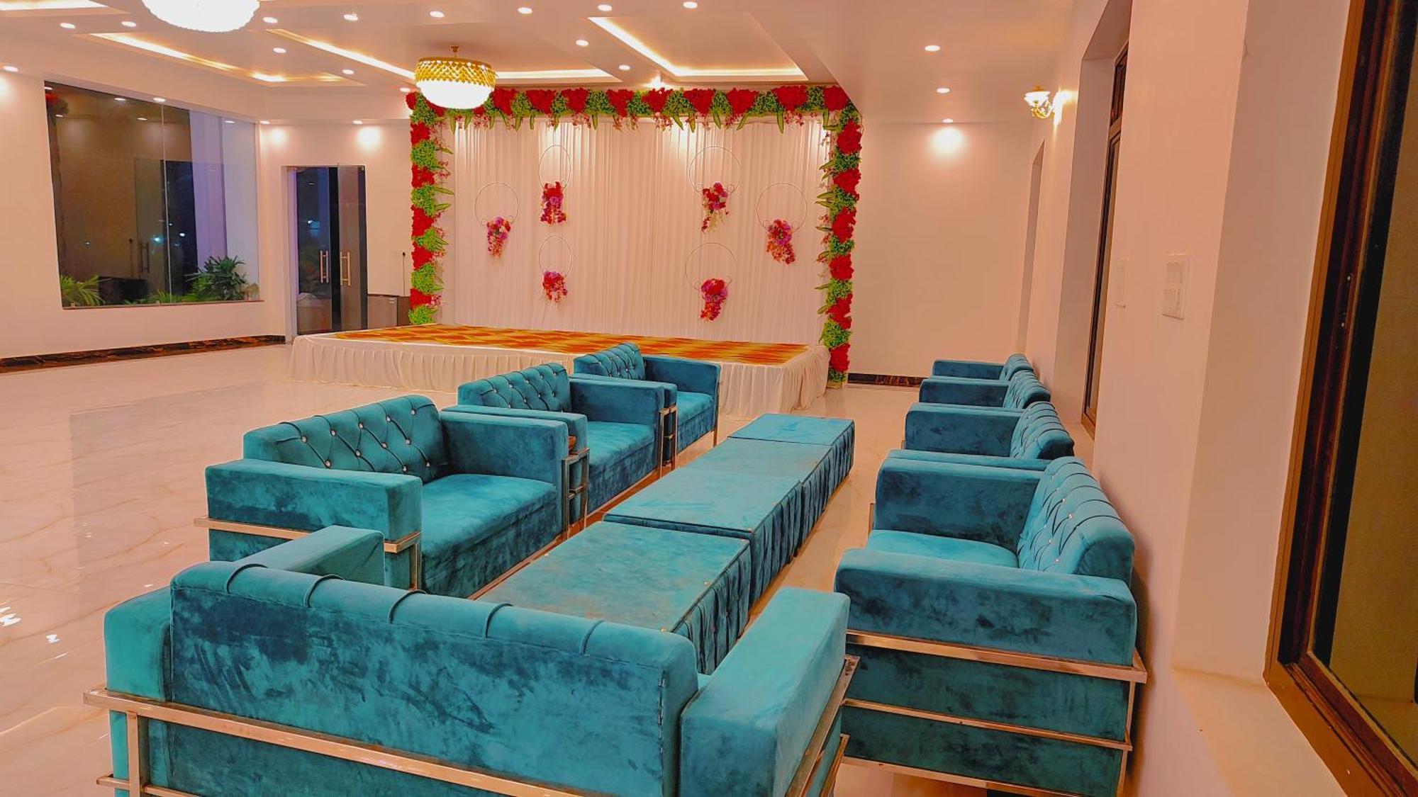 Awadh Samrat Resort Ayodhya Buitenkant foto
