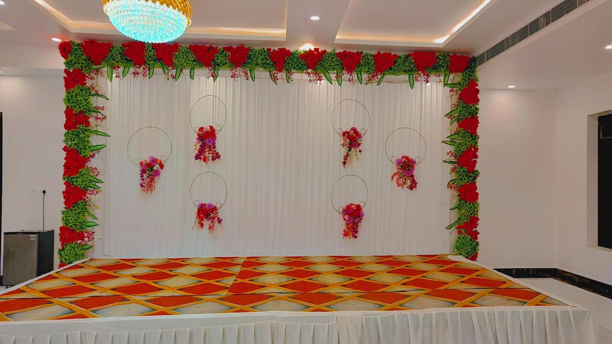 Awadh Samrat Resort Ayodhya Buitenkant foto