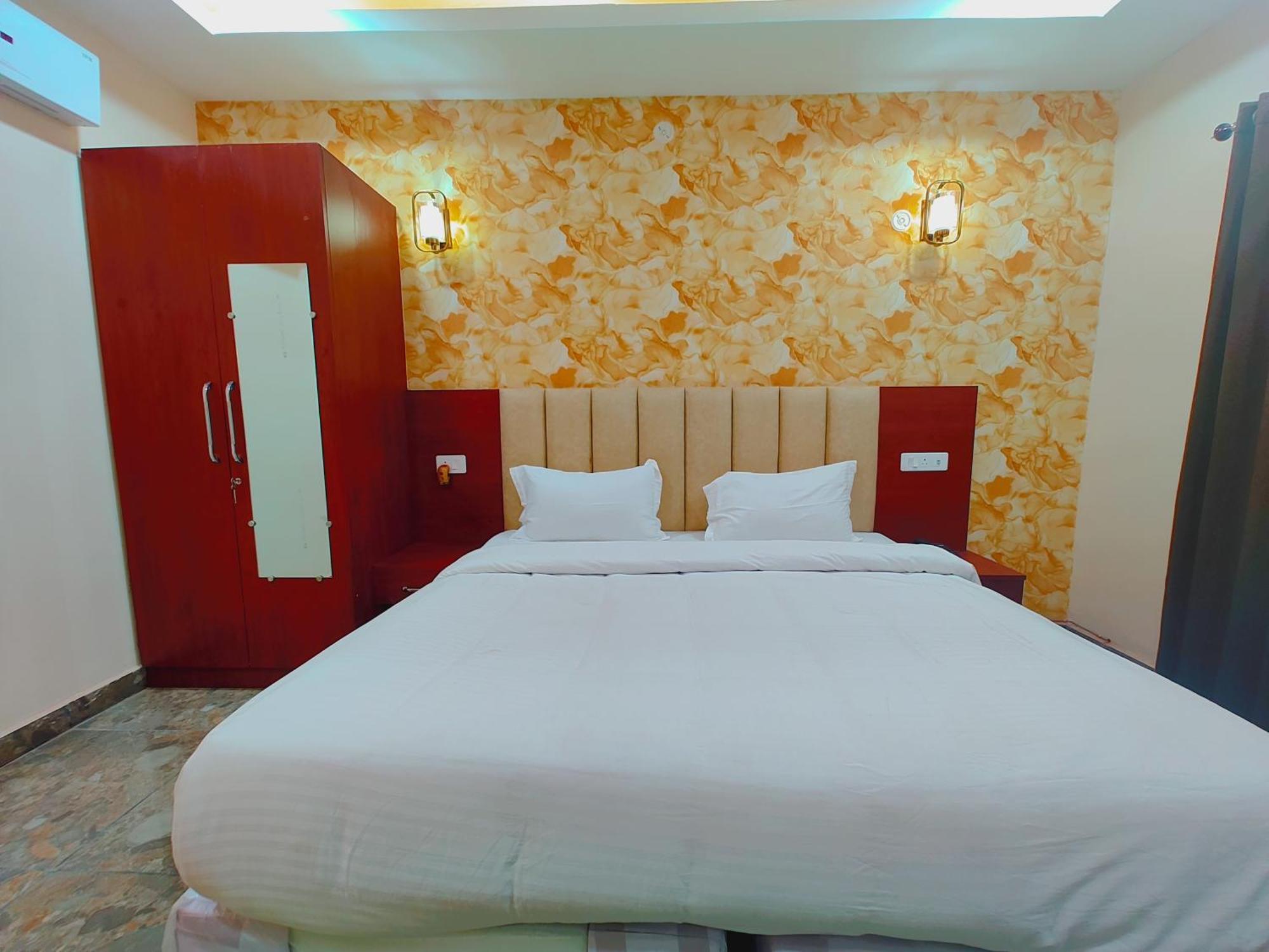 Awadh Samrat Resort Ayodhya Buitenkant foto