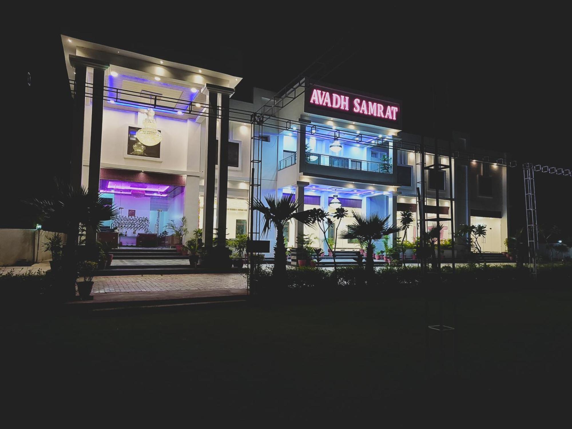 Awadh Samrat Resort Ayodhya Buitenkant foto